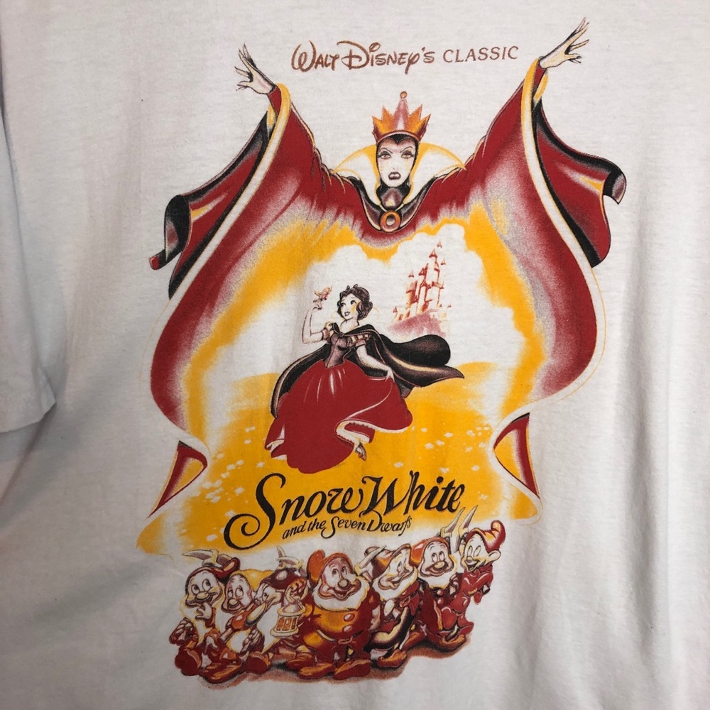 BUY 2 GET 3rd FREE Disney Snow White t-shirt size XL